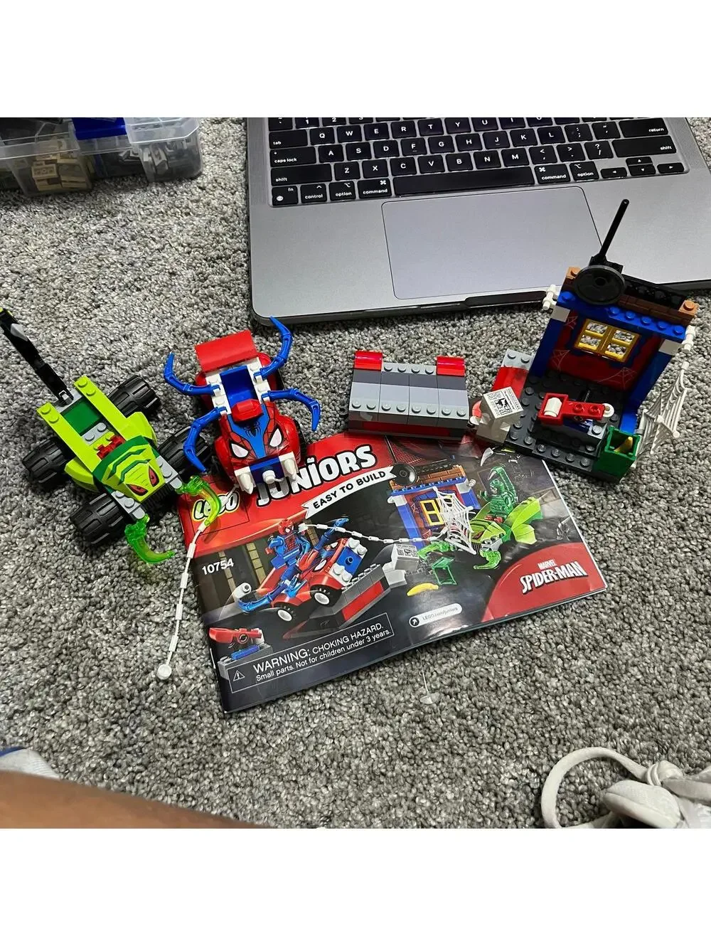 Lego 10754 - Marvel Juniors - Spider-Man vs. Scorpion Street Showdown